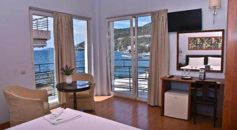 Grand Hotel Loutraki in Loutraki-Agioi Theodoroi