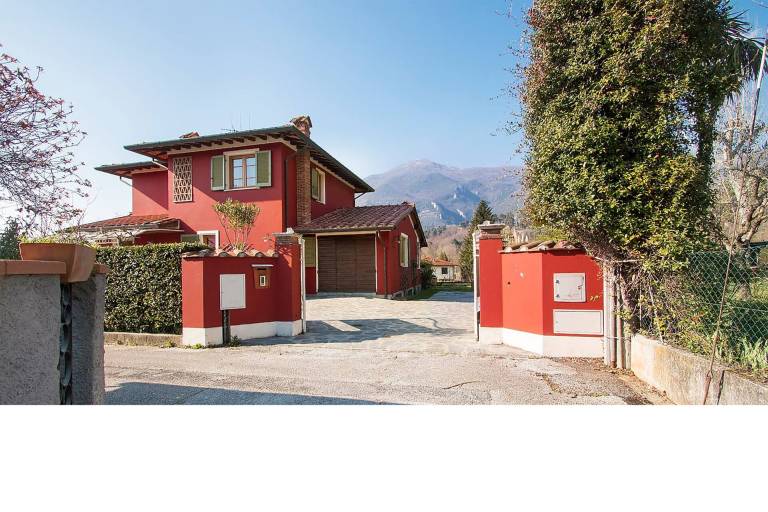 Family-friendly villa with yard, private pool & BBQ | Panoramic view | Dogs allowed — photo 3