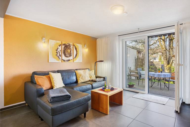 Apartment with fast internet, patio & yard | Garden view | Suitable for remote work — photo 3