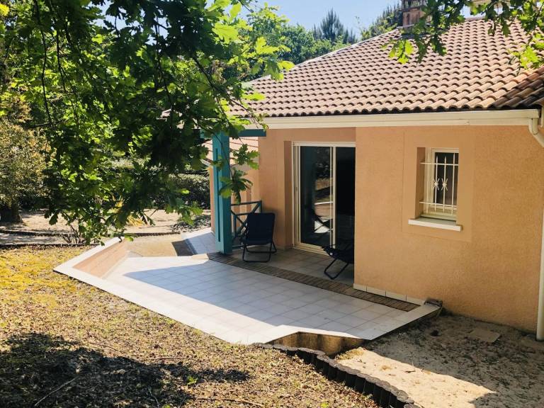 Villa with yard, terrace & barbecue — photo 4