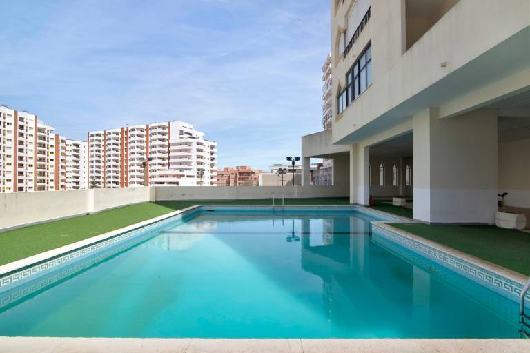 Apartment 'Penthouse Paradise - Praia Da Rocha' with Sea View, Wi-Fi and Air Conditioning — photo 2