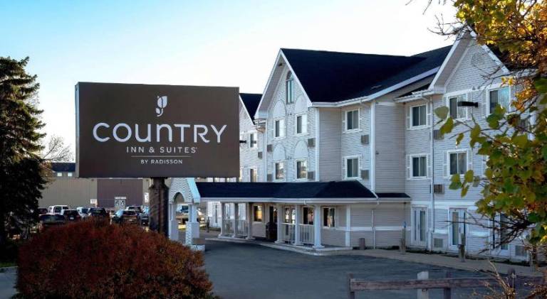 Country Inn & Suites by Radisson, Winnipeg, MB in Winnipeg, MB