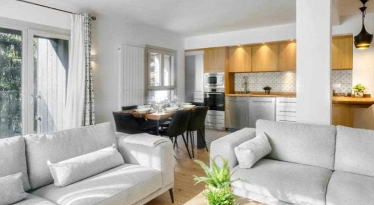 Rental apartment with 3 rooms for 8 persons in Huesca
