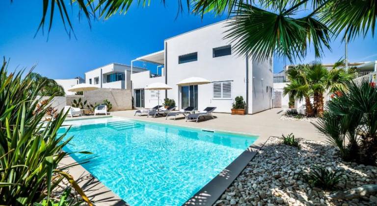 CASA BLANCA VILLA in Ragusa