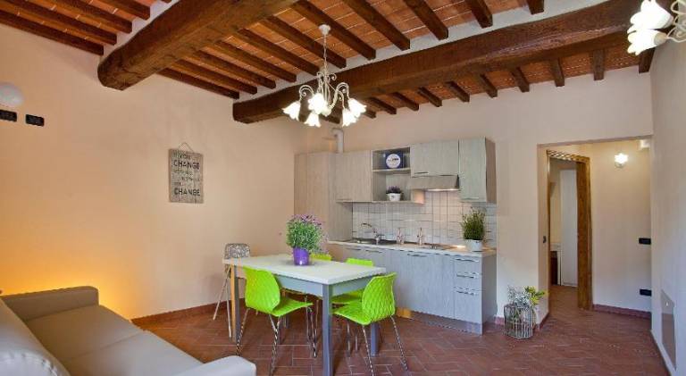 Serviced apartment with patio, barbecue & pool — photo 2