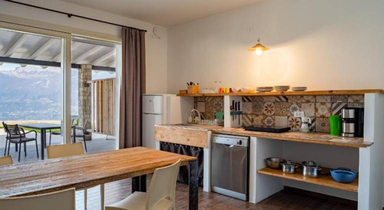 Serviced apartment with garden, barbecue & patio — photo 5