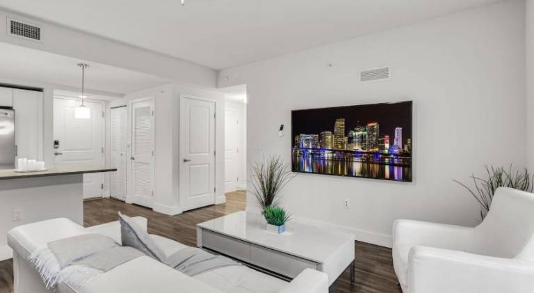 Holiday apartment with pool & hot tub | Perfect for remote work | Pets allowed — photo 2