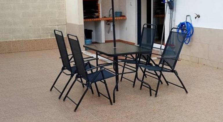 Rental apartment with patio — photo 5