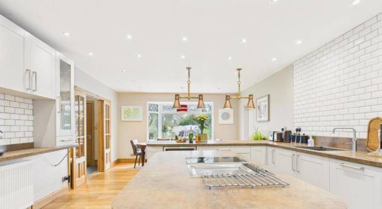 Wyvern – Beautiful & Spacious 4-Bedroom Home with Parking & Gardens — photo 2