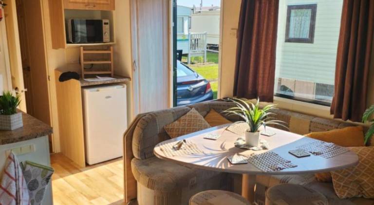 Promenade 3mins fantasy island on the beach min 3 nights 6 berth — photo 4