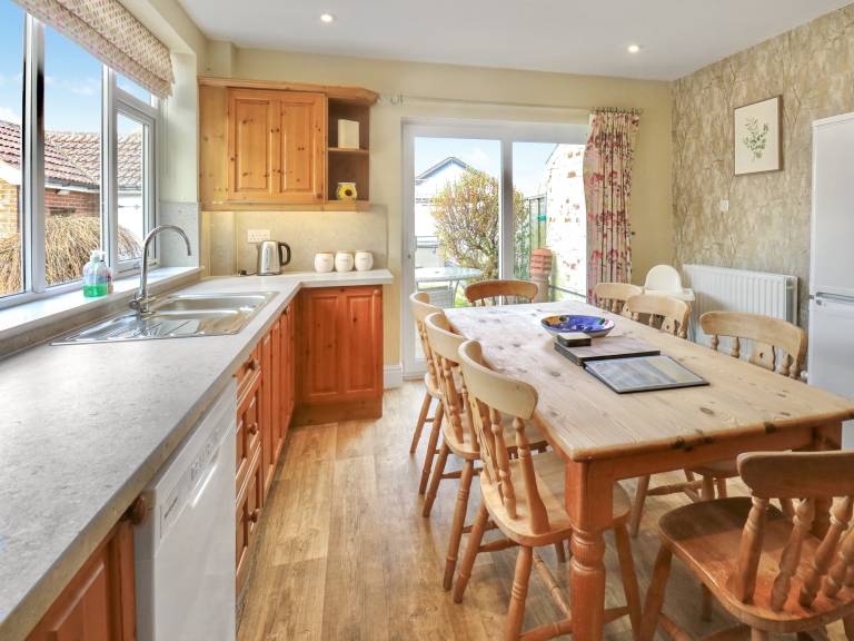 Cottage with jacuzzi & garden — photo 4