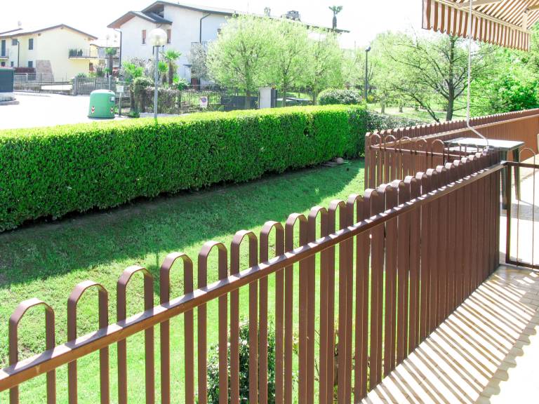 Rental apartment with yard & pool | Pet-friendly — photo 3