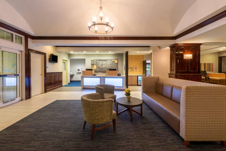 Holiday Inn Express State College at Williamsburg Square By IHG — photo 2