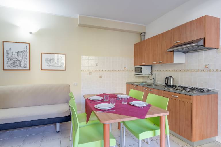 Child-friendly holiday apartment with patio & garden | Mountain view | Close to the beach | Pets are welcome — photo 3