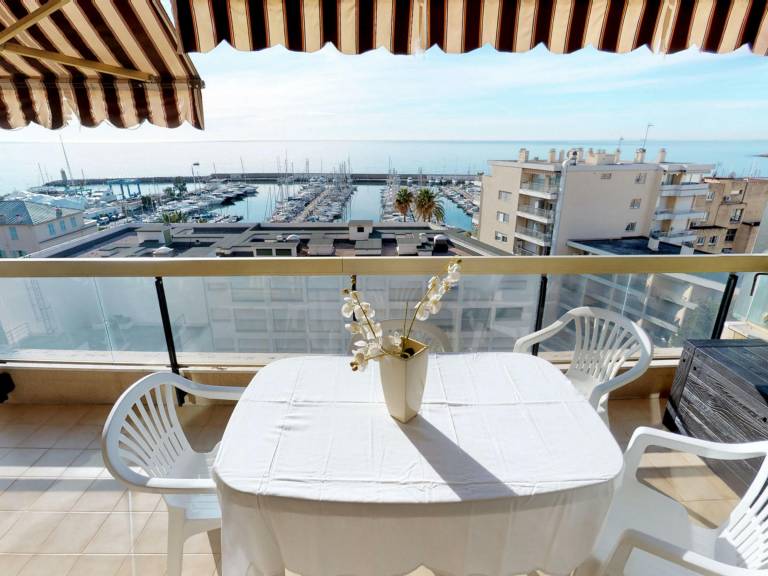 Beautiful 2P with terrace, air conditioning and sea view in Menton — photo 2