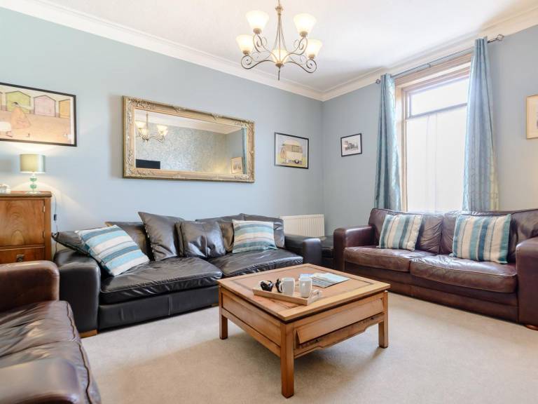 5 Bed in Tynemouth oc cn125