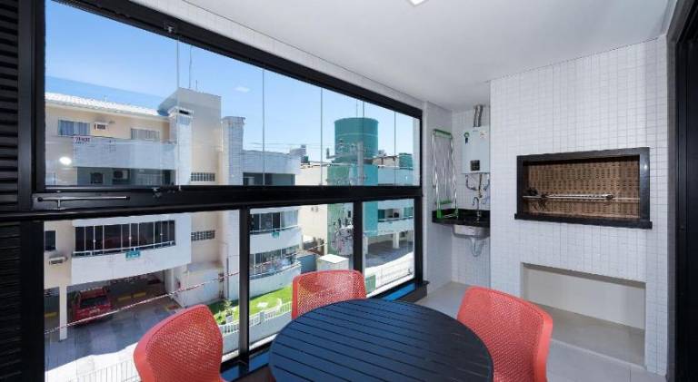 Holiday apartment with pool — photo 4