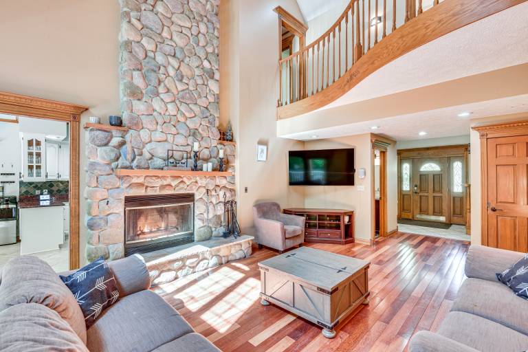 Huge Family Home w/ Pool - 13 Mi to Lake Michigan! — photo 3