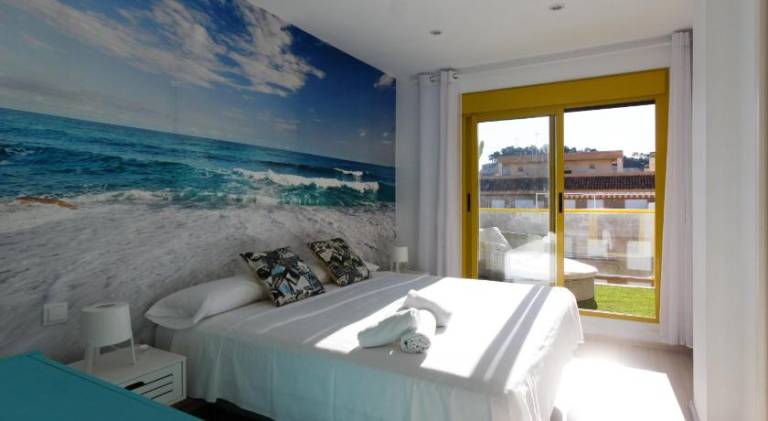 Fully equipped nice rental apartment with patio, private pool & barbeque | Close to the beach | Dogs allowed — photo 2