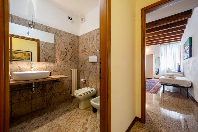 Rental apartment with terrace | Next to Juliet — photo 3