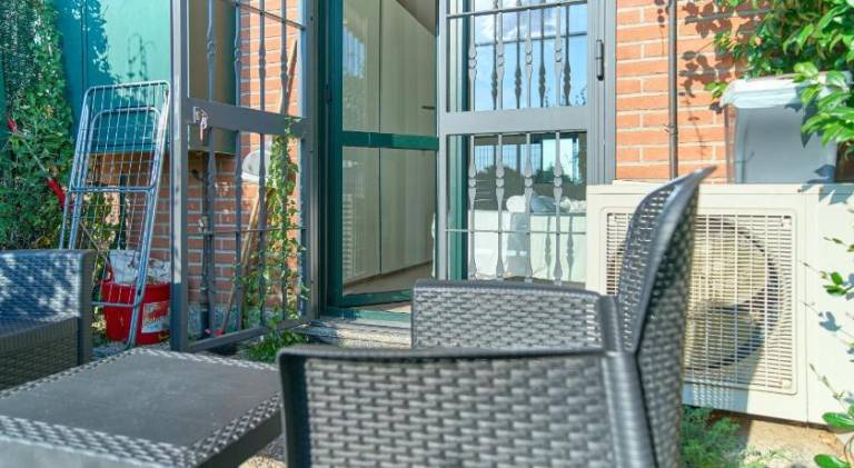 Rental apartment with garden — photo 2