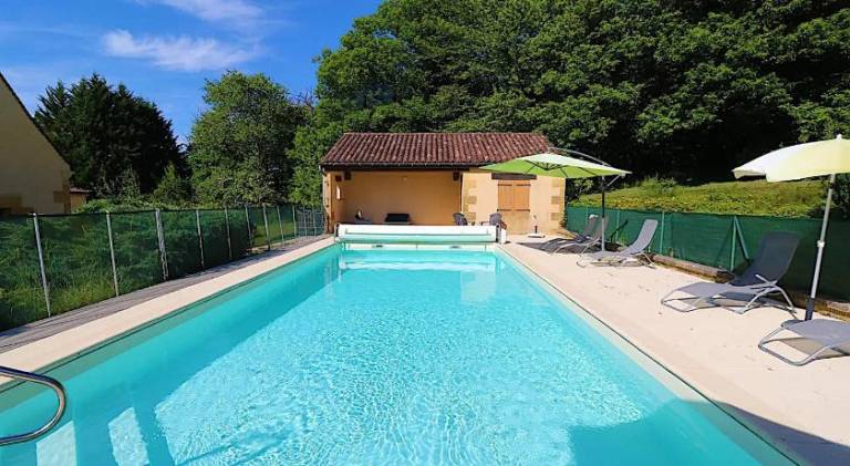 Vacation home with pool — photo 3