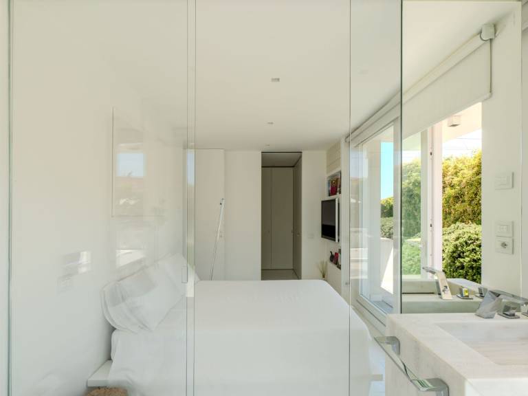 Vacation home with terrace, jacuzzi & garden — photo 5