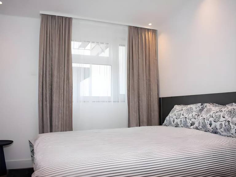 Luxury Cozy 2 BDR Downtown Apt.6 — photo 4
