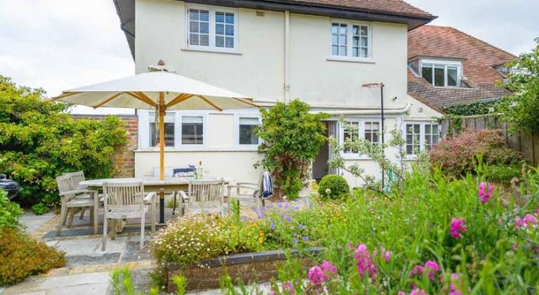 House with 4 rooms for 8 persons in Lymington