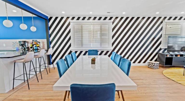 Stylishly Renovated 5-Bedroom Home in AC - Perfect for Groups and Families — photo 3