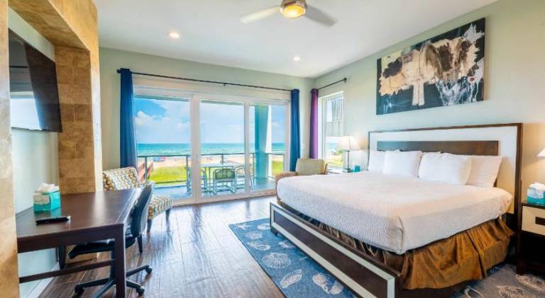 5 BEDROOM BEACHFRONT CONDO - 2nd Floor — photo 2