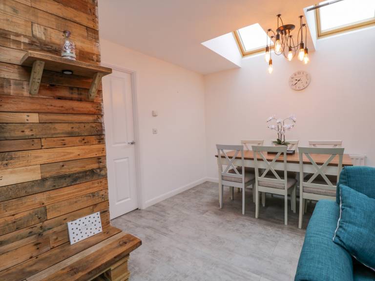 Fully equipped pleasant cottage with yard | Beach view | Dogs allowed — photo 4