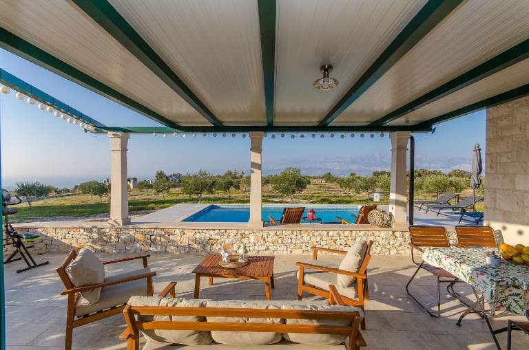 Charming vacation home with pool, patio & BBQ | Pets are welcome — photo 2
