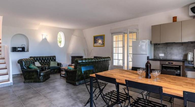 Villa with 2 rooms for 5 persons — photo 3