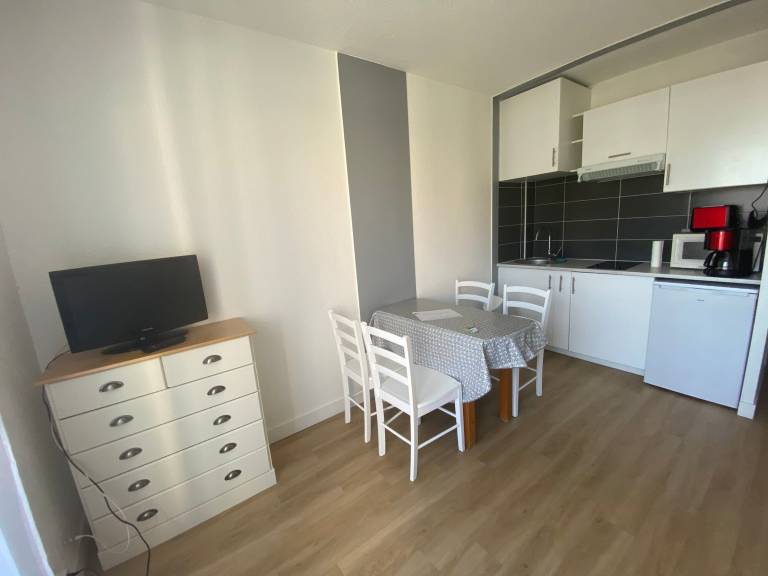 Studio with 1 room for 4 persons — photo 2