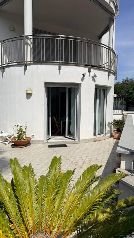 A 50m dal mare con giardino e box — photo 3