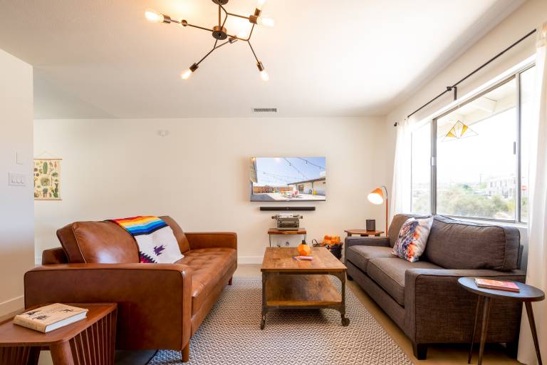 The RockHopper - Hot Tub, Fire Pit and Walk to Downtown Joshua Tree! — photo 3