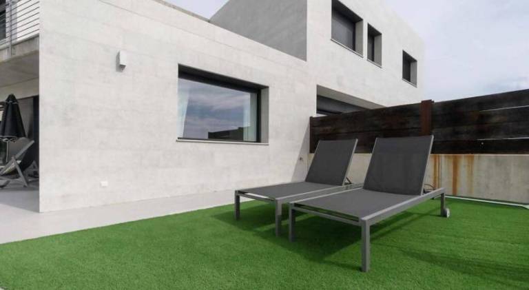 Vacation home with garden, pool & barbeque — photo 5