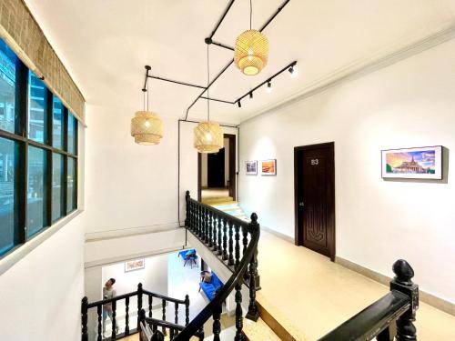 Rental apartment with patio, yard & pool | Next to Independence Monument — photo 5