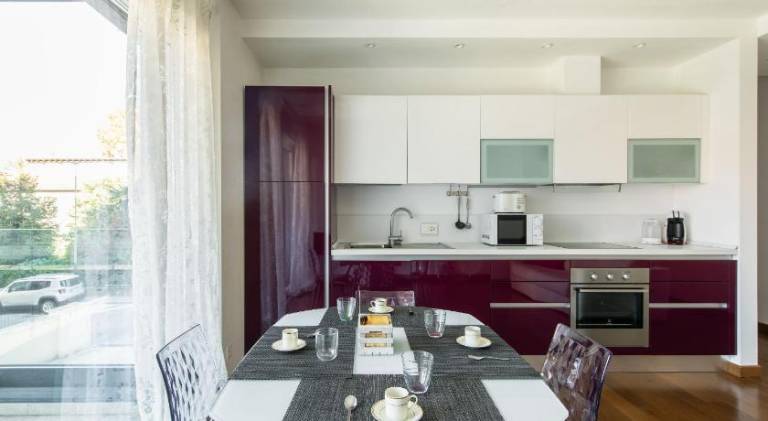 Apartment with yard & terrace — photo 2