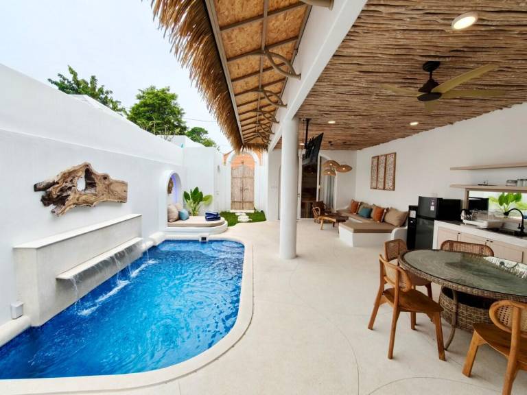 Villa with private pool, garden & patio | Suitable for remote work in Pecatu
