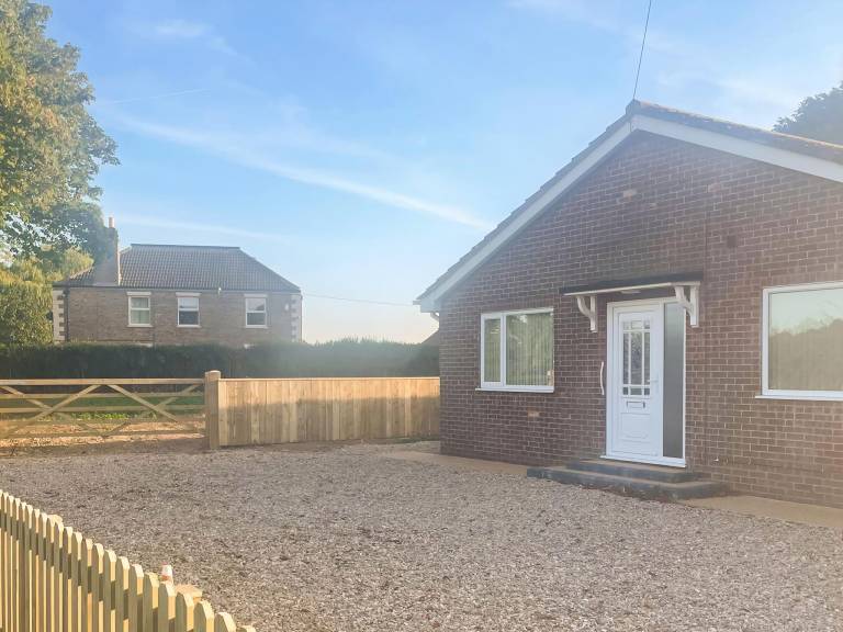 Child-friendly cottage with garden | River view | Pets are welcome in Bridlington