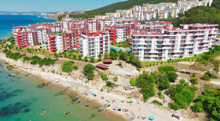 Holiday apartment with pool in Sveti Vlas