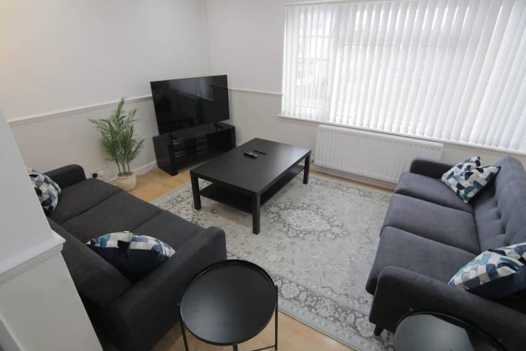 3Bed Central Flat free parking