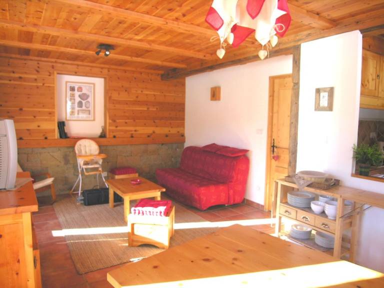 Gite with garden & patio — photo 4