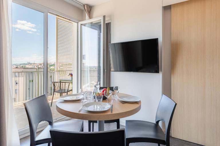 Serviced apartment with yard | Suitable for remote work — photo 4