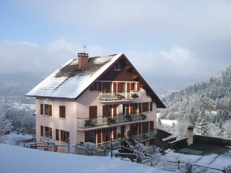 Children-friendly beautiful gite with patio, jacuzzi & sauna | Mountain view | Pets allowed — photo 2