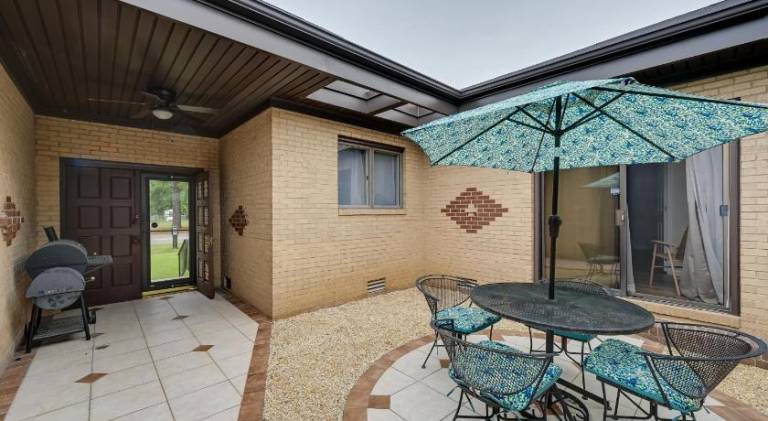 297 m&sup2; Ferienhaus