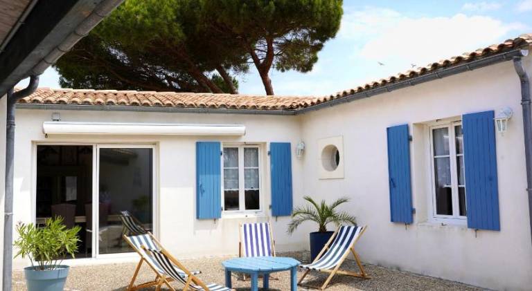 Vacation home with 2 rooms for 6 persons in Le Bois-Plage-en-Re