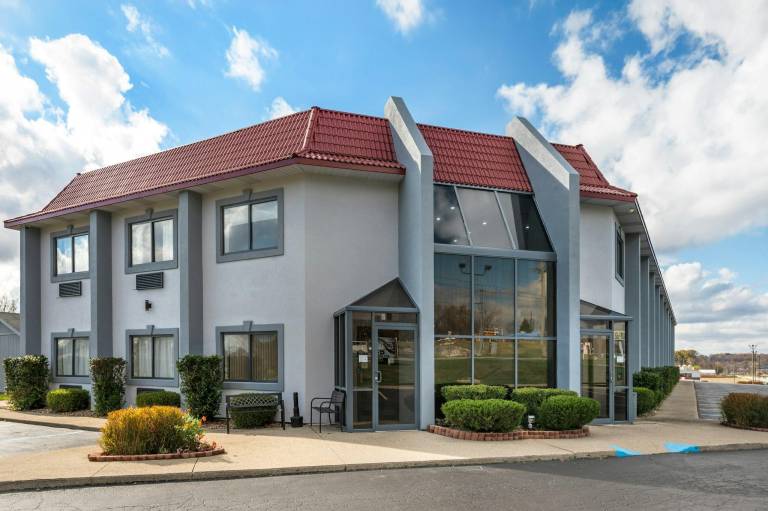 Red Roof Inn Greencastle South - Cloverdale — photo 5